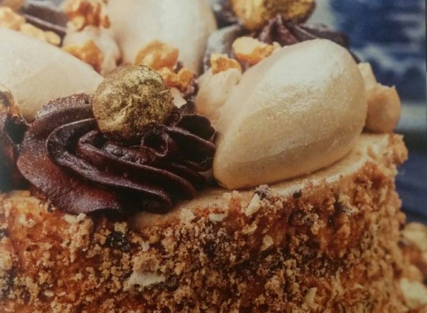 Шоколадный бисквитный торт от Эктор Хименес Браво рецепт с фото