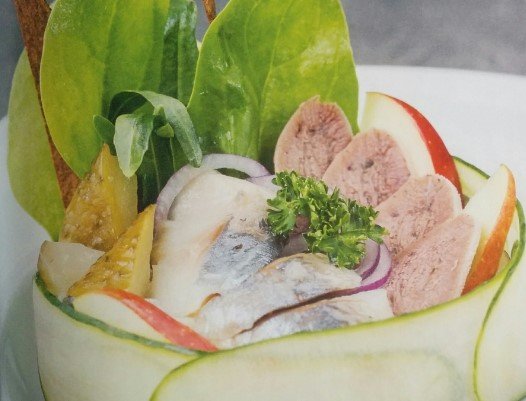Салат с огурцами и рыбой от Эктора рецепт с фото