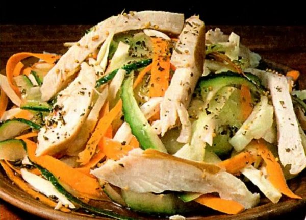 Салат с мясом, морковью и солеными огурцами рецепт с фото