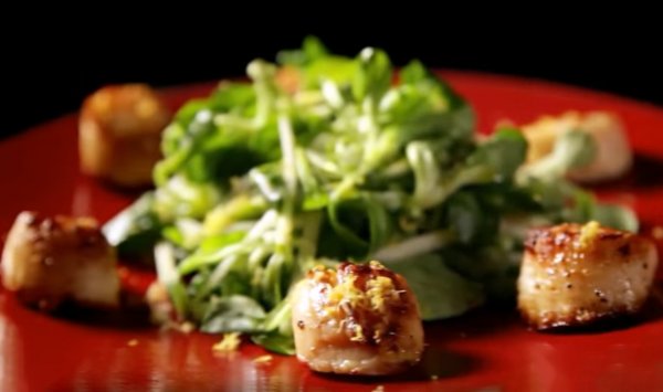 Жареные гребешки с яблочным салатом  от Гордона Рамзи рецепт с фото