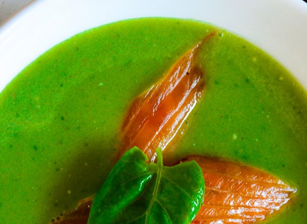 Шпинатный суп-пюре с копченым лососем рецепт с фото