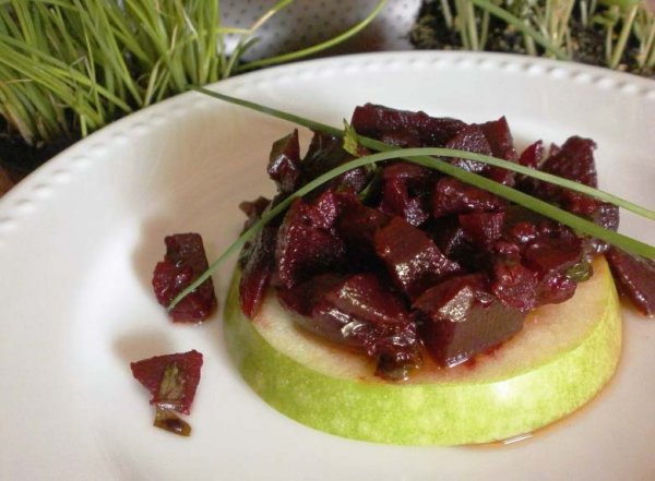 Салат из свеклы с яблоком рецепт с фото