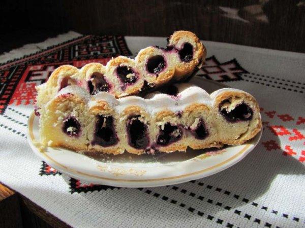 Пирог улитка с черникой рецепт с фото