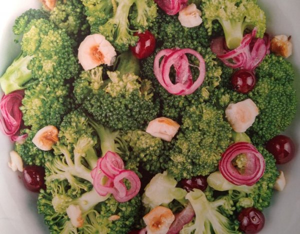 Салат с брокколи и орехами рецепт с фото