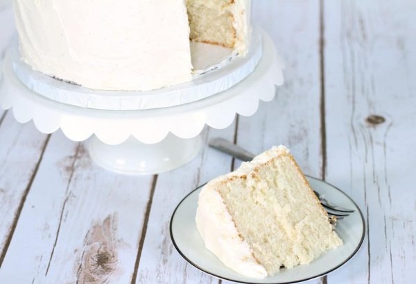 Белый торт со сметаной и масляным кремом рецепт с фото